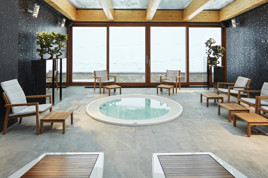 Esperanza Lake Resort Kozelkiskes エクステリア 写真